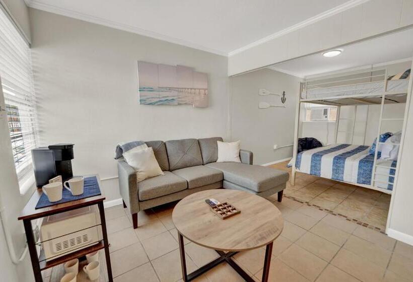 デラックストリプルルーム, Sea Foam Suites