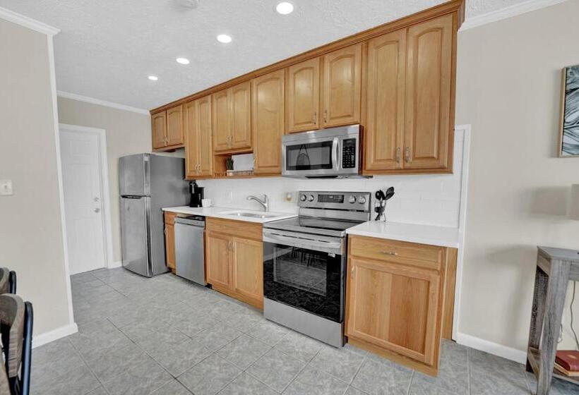 スタンダードインサイドビュールーム, Sea Foam Suites