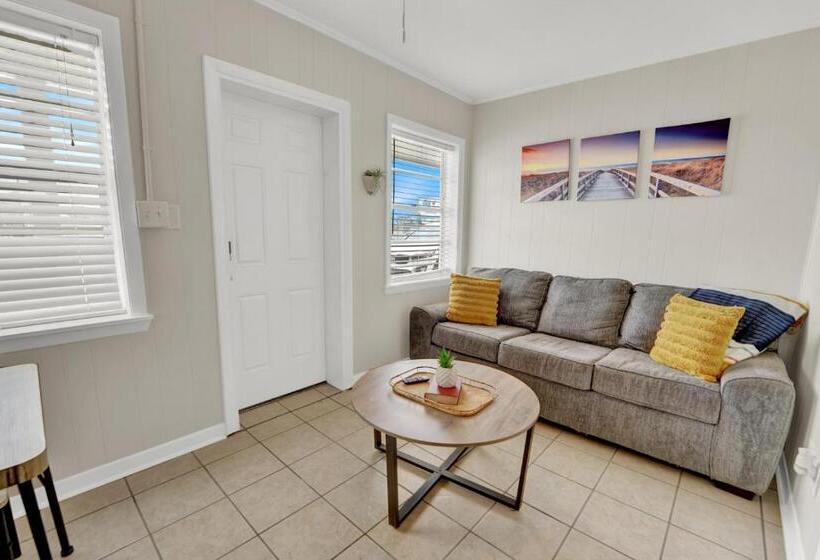 デラックスルーム, Sea Foam Suites