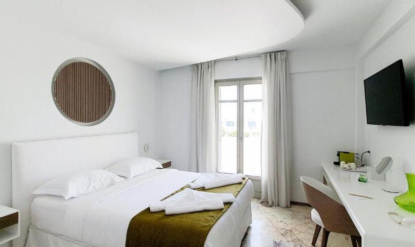 标准间带阳台, Tzanis Resort