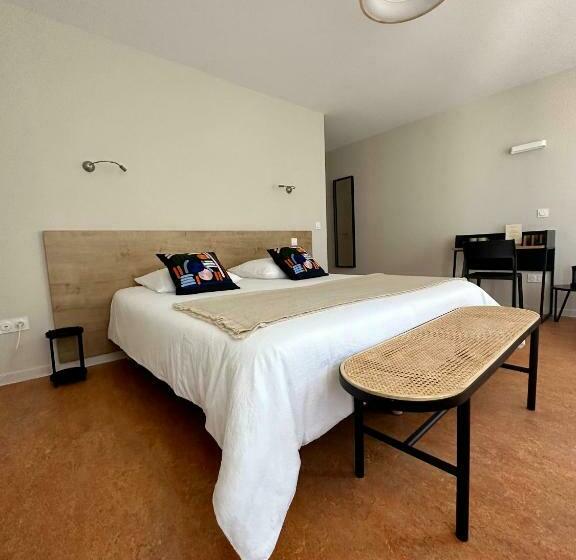 디럭스 룸, Logis Hôtel Restaurant L Argence