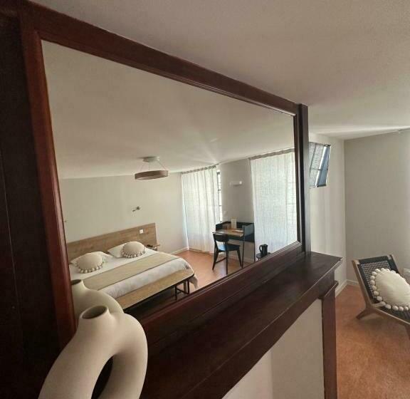 디럭스 룸, Logis Hôtel Restaurant L Argence