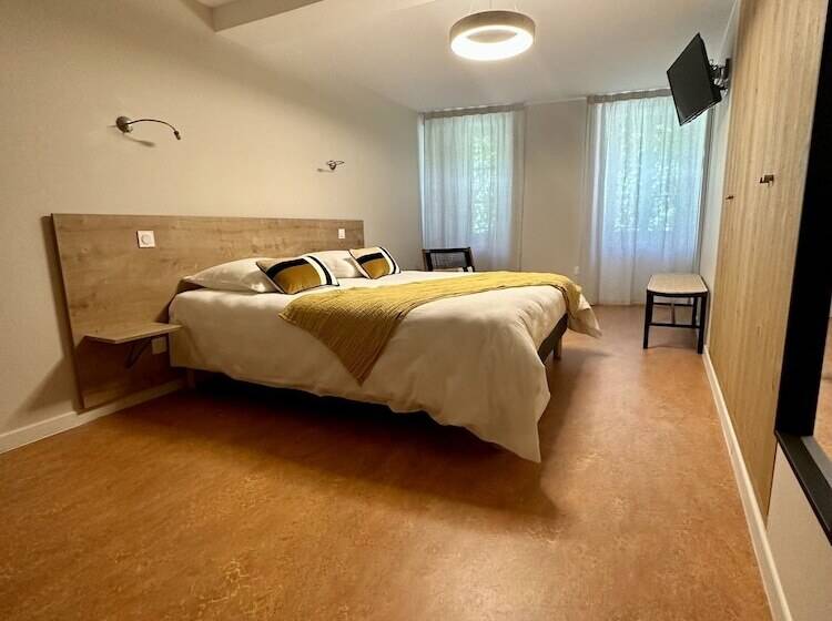 디럭스 룸, Logis Hôtel Restaurant L Argence