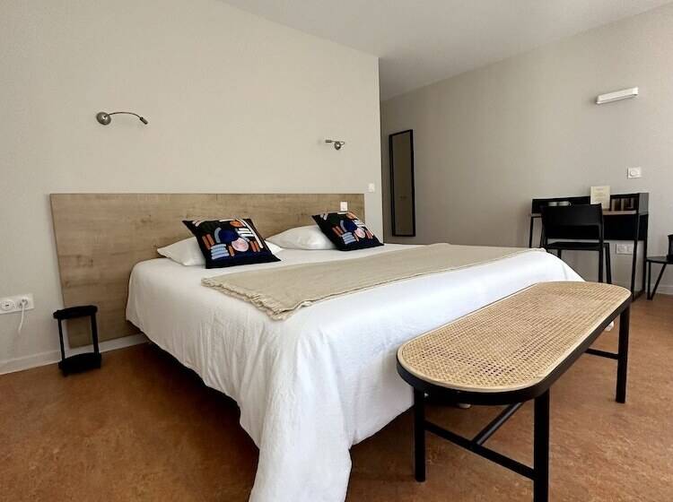 디럭스 룸, Logis Hôtel Restaurant L Argence