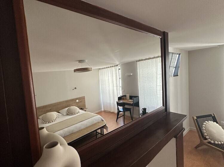 디럭스 룸, Logis Hôtel Restaurant L Argence