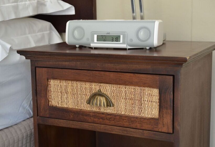 اتاق لوکس, The Capital Guest House