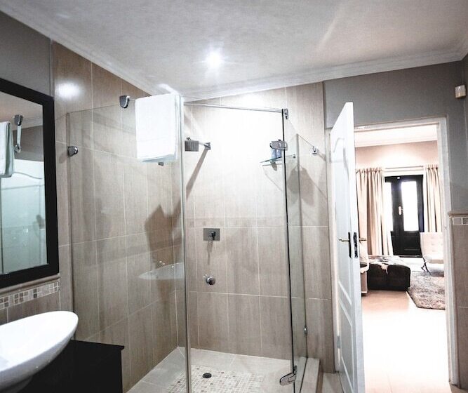 اتاق پرمیوم, The Capital Guest House