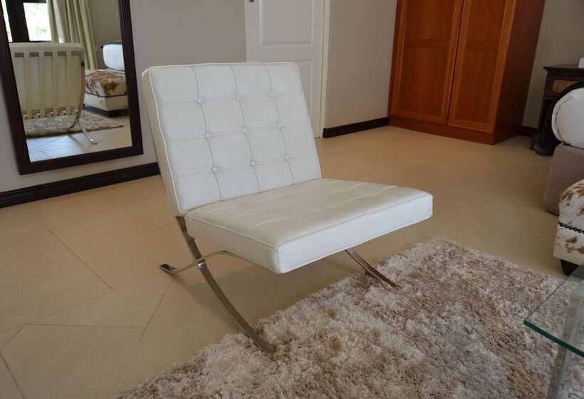 اتاق پرمیوم, The Capital Guest House