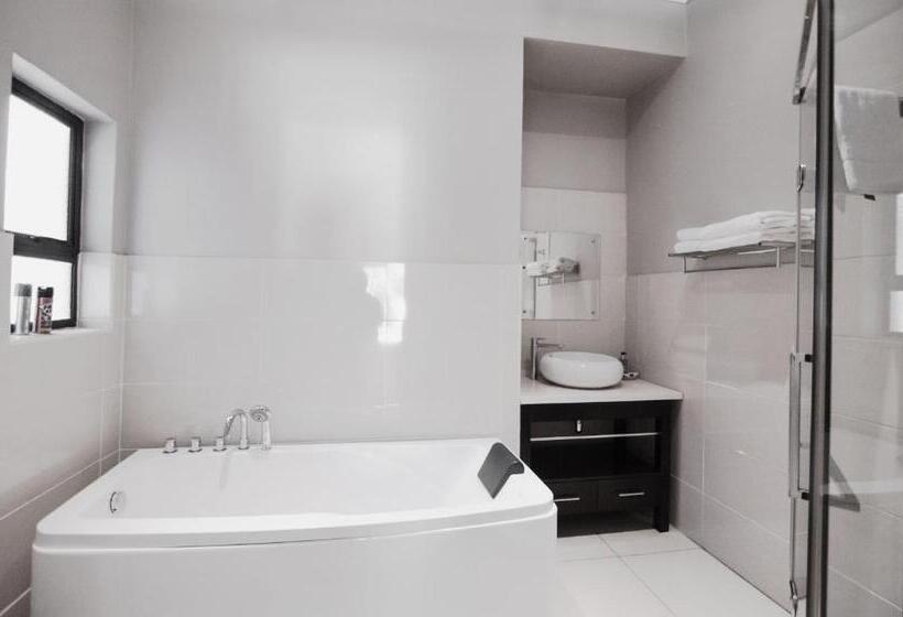 اتاق لوکس, The Capital Guest House