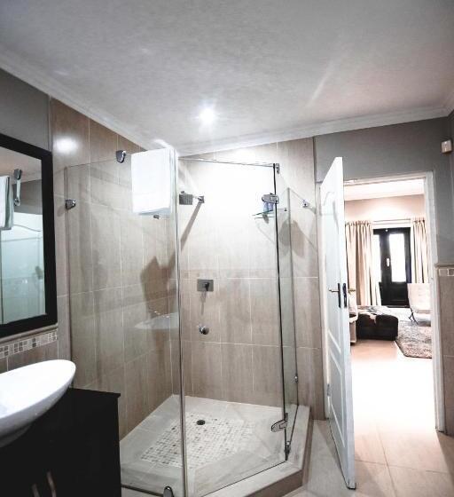 اتاق پرمیوم, The Capital Guest House