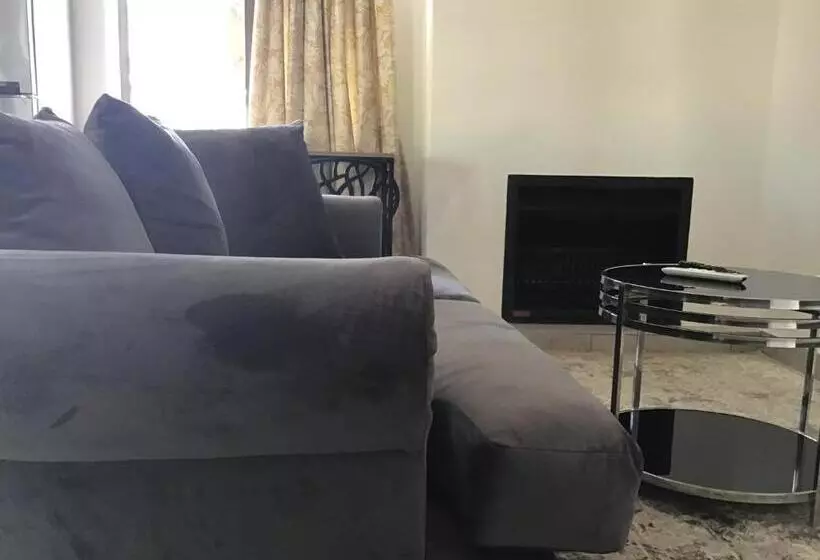 آپارتمان 1 خوابه با چشم‌انداز باغ, The Capital Guest House