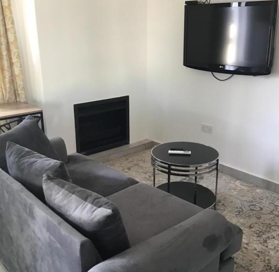 آپارتمان 1 خوابه با چشمانداز باغ, The Capital Guest House