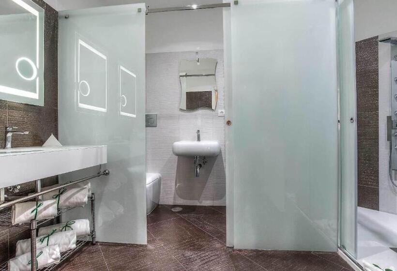 סוויטה אקזקיוטיב, Trevi Rome Suite