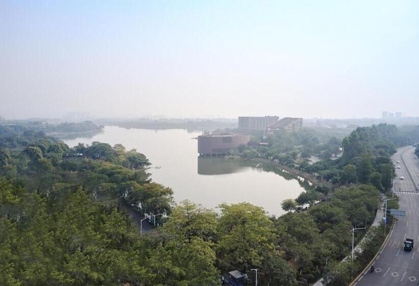 Люкс, Aloft Dongguan Songshan Lake