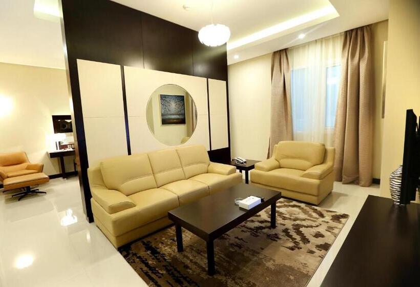 جناح جونيور, Premier