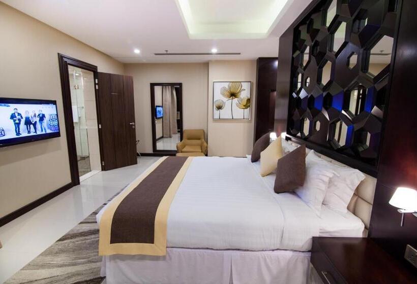 جناح إدارى, Premier