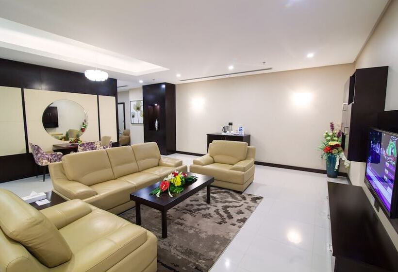 جناح إدارى, Premier