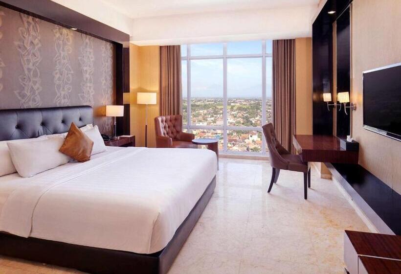 디럭스 룸 킹사이즈 침대, Grand Mercure Solo Baru