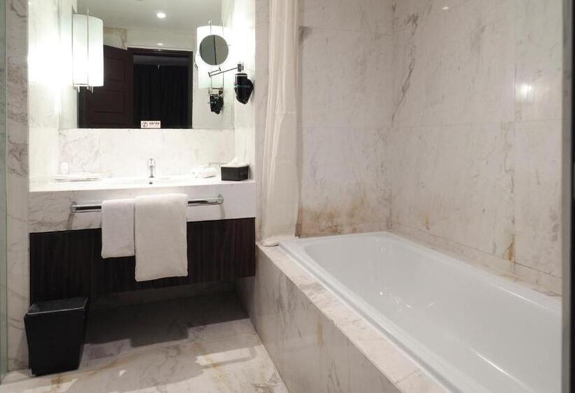 Люкс Executive Кровать Кинг, Grand Mercure Solo Baru