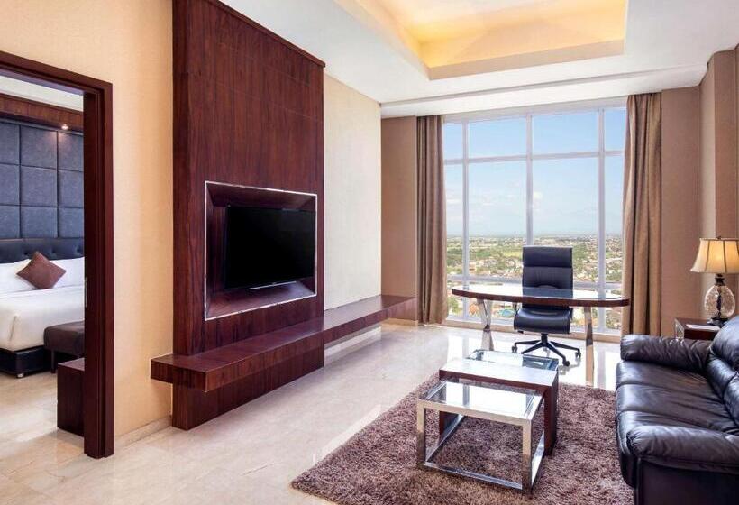 이그제큐티브 스위트 킹침대, Grand Mercure Solo Baru