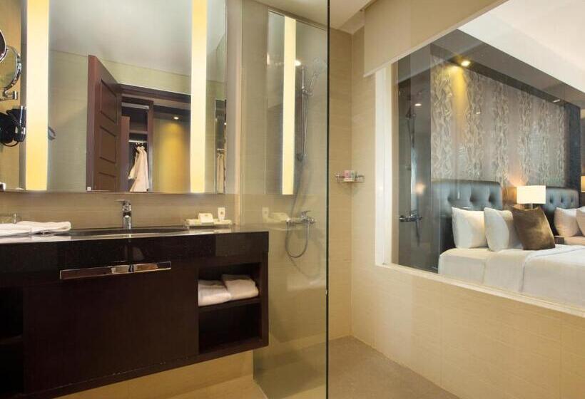 Номер Deluxe, Grand Mercure Solo Baru