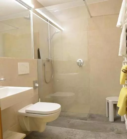 スタンダードルーム, Quality Hosts Arlberg Hotel Garni Mössmer