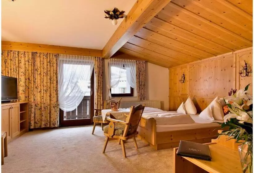デラックストリプルルーム, Quality Hosts Arlberg Hotel Garni Mössmer