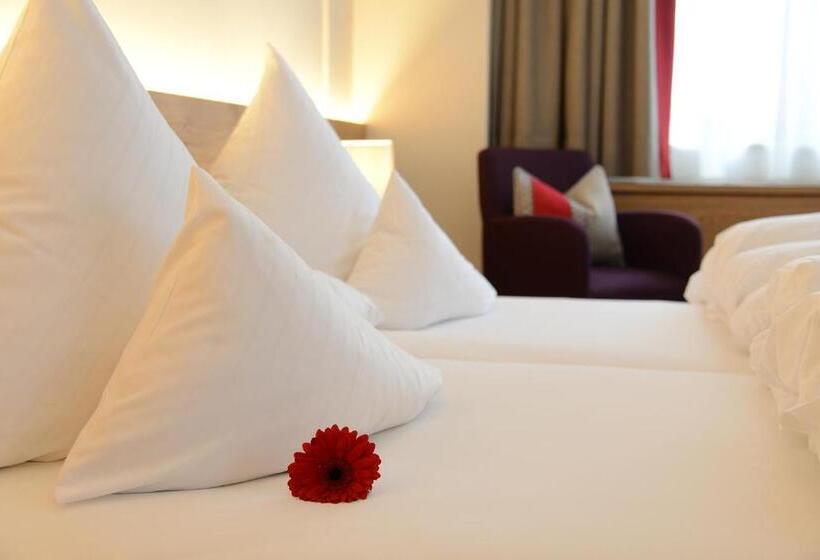 Трехместный Номер Deluxe, Quality Hosts Arlberg Hotel Garni Mössmer