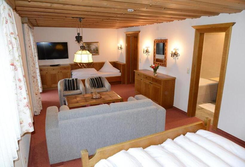 Трехместный Номер Deluxe, Quality Hosts Arlberg Hotel Garni Mössmer