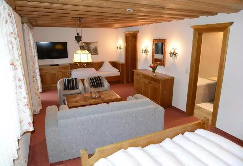 デラックストリプルルーム, Quality Hosts Arlberg Hotel Garni Mössmer