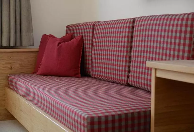 デラックストリプルルーム, Quality Hosts Arlberg Hotel Garni Mössmer
