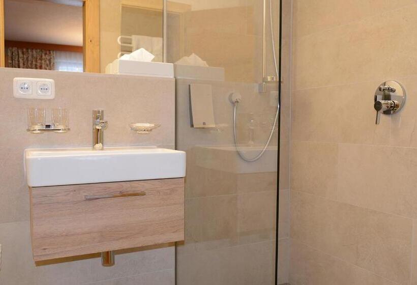 Номер Комфорт, Quality Hosts Arlberg Hotel Garni Mössmer