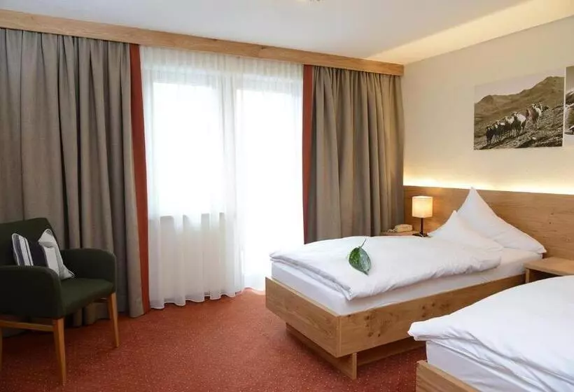 コンフォートルーム, Quality Hosts Arlberg Hotel Garni Mössmer