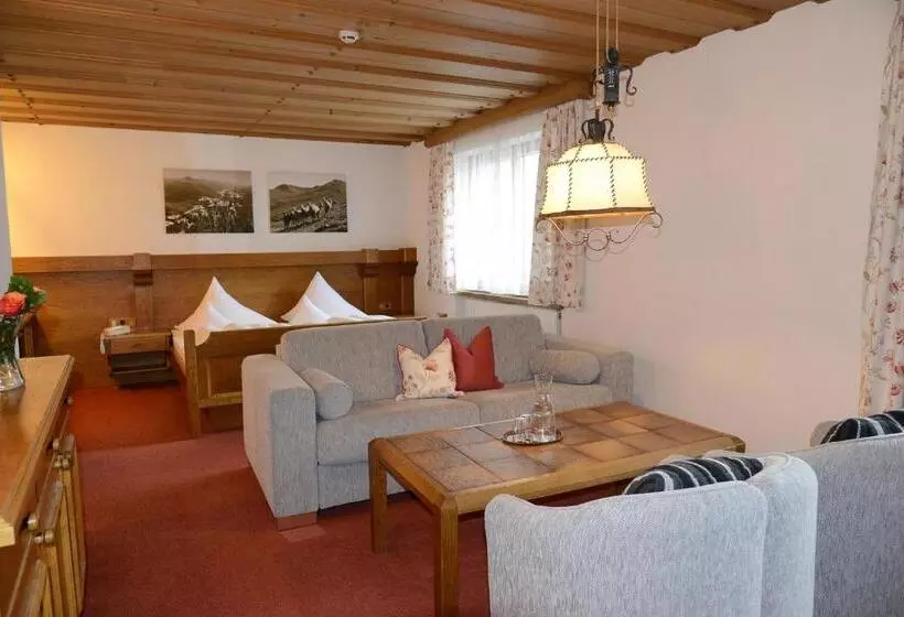 デラックストリプルルーム, Quality Hosts Arlberg Hotel Garni Mössmer