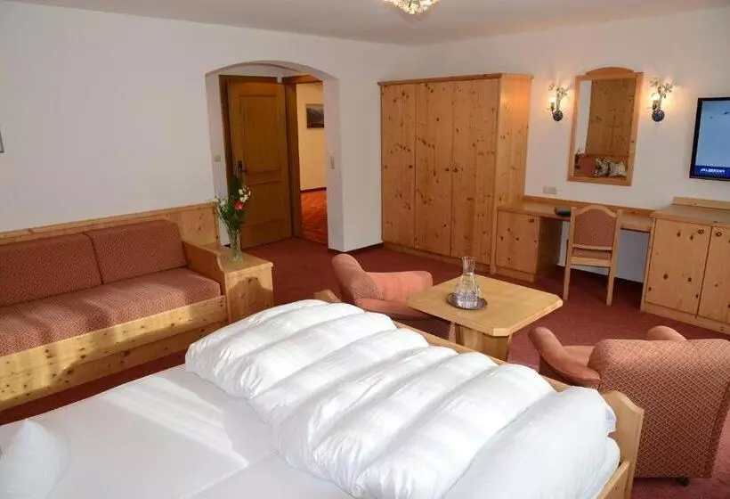 デラックストリプルルーム, Quality Hosts Arlberg Hotel Garni Mössmer