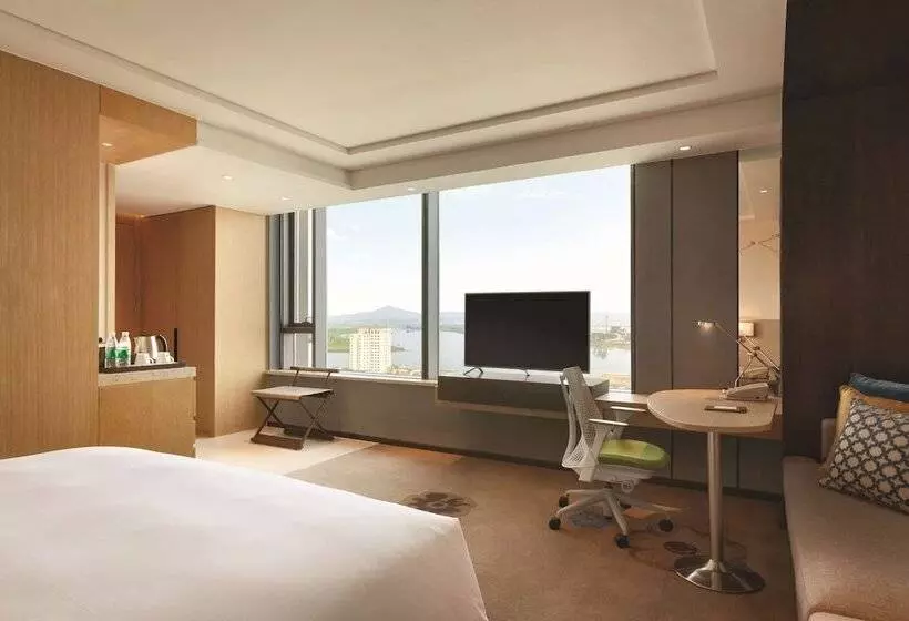 リバービュースタンダードルーム, Hilton Garden Inn Dandong