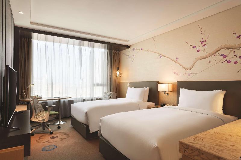 Номер Стандарт Вид на Реку, Hilton Garden Inn Dandong