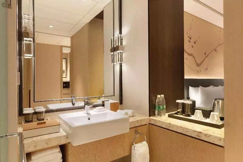キングサイズベッドのスタンダードルーム, Hilton Garden Inn Dandong