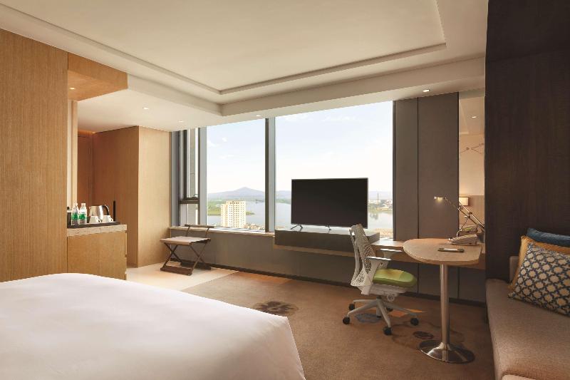 חדר סטנדרט עם מיטת קינג, Hilton Garden Inn Dandong