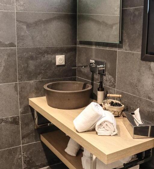 Дом 1 Спальня, Hôtel & Lodges Moby Dick