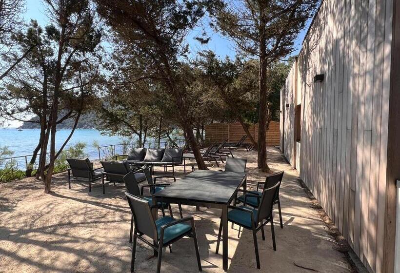 خانه 1 خوابه, Hôtel & Lodges Moby Dick