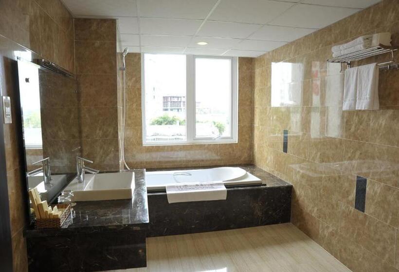 اتاق اجرایی, International