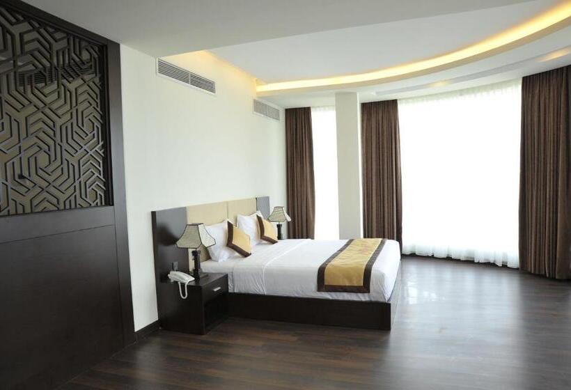 اتاق اجرایی, International