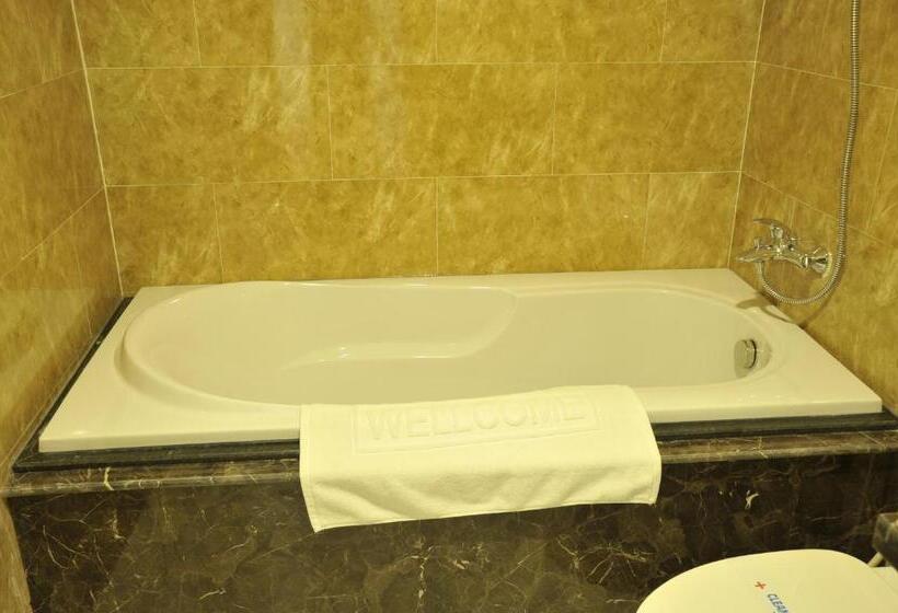 اتاق پرمیوم, International