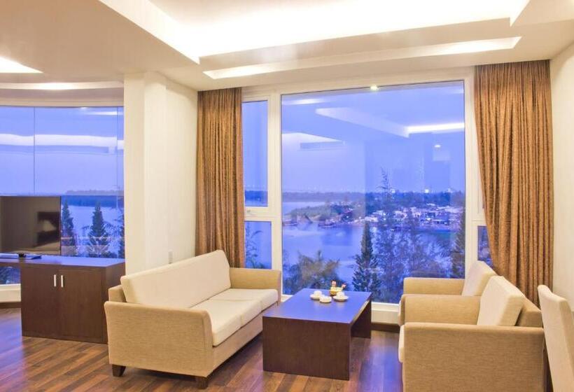 اتاق اجرایی, International