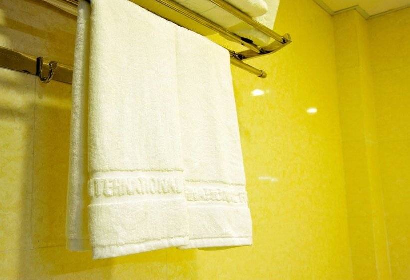 اتاق سوپریور, International