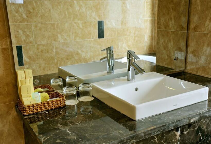 اتاق اجرایی, International