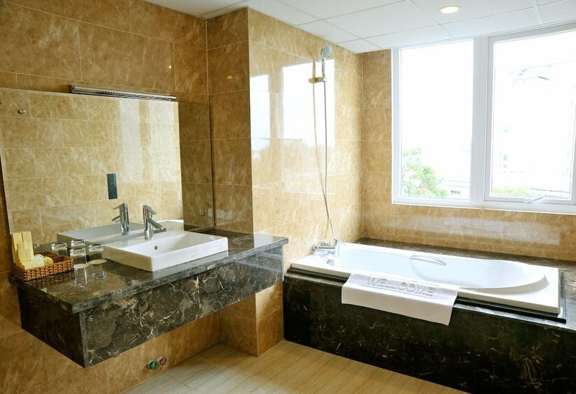 اتاق اجرایی, International