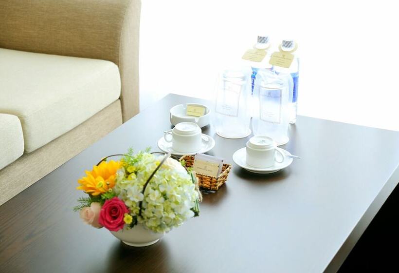 اتاق اجرایی, International