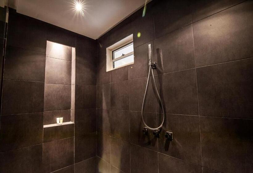 اتاق اجرایی, Lamana